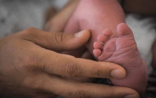 Em bé đầu tiên ra đời từ bà mẹ cấy ghép tử cung của người đã chết