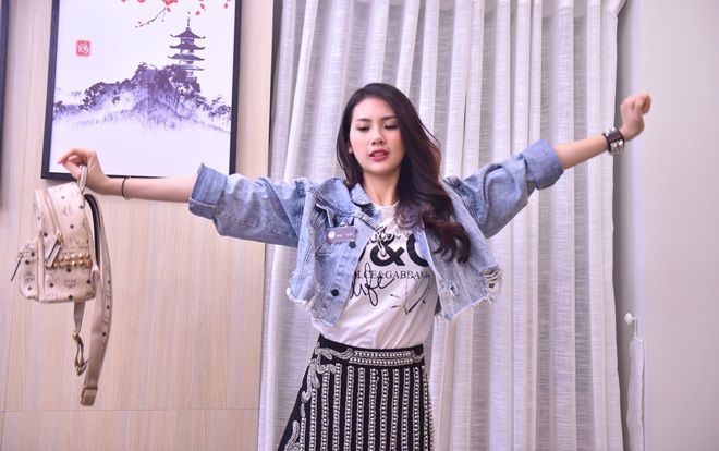 Loạt hình ảnh hậu trường nhắng nhít, cười thả ga của ekip sitcom Hoán đổi thanh xuân