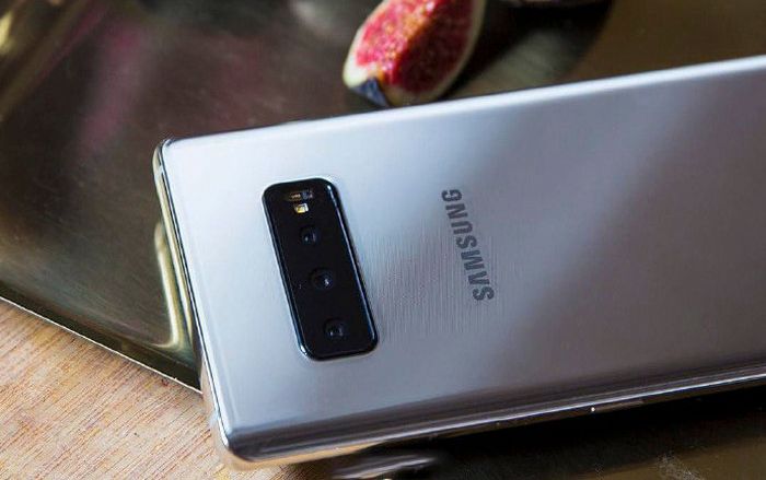 Rò rỉ hình ảnh thực tế của Samsung Galaxy S10 với 3 camera sau tuyệt đẹp