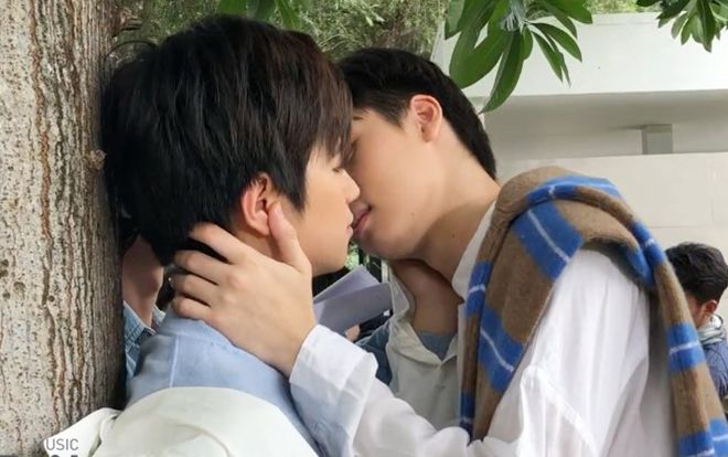 Sau 'Love By Chance', cặp đôi Mean - Plan lại khiến fan sôi sục với cảnh hôn nóng bỏng trong sản phẩm mới