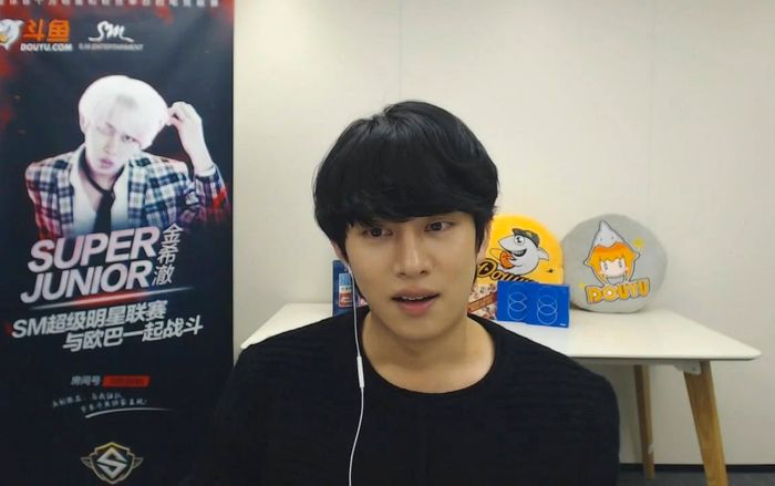 Heechul (Super Junior) chuyển nghề làm livestream trên YouTube để kiếm thêm thu nhập?