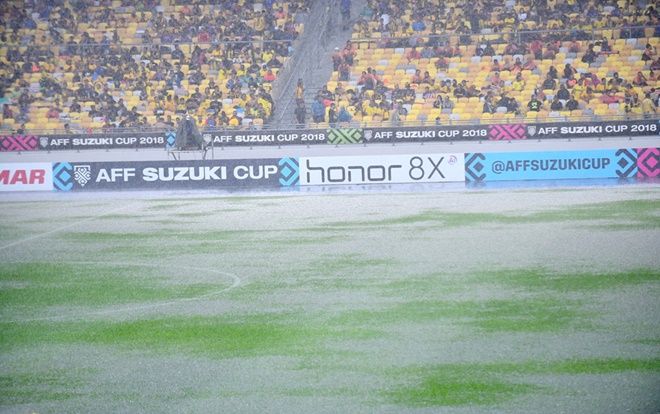 Mưa đã ngớt, không hoãn trận chung kết AFF Cup lượt đi giữa ĐT Việt Nam - Malaysia