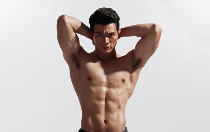 'Phi công' Lê Xuân Tiền cuốn hút mọi ánh nhìn với hình thể sáu múi cực chuẩn