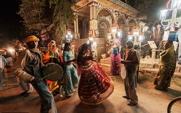 Đám cưới nhuốm màu tang tóc vì nghi lễ bắn súng chúc mừng