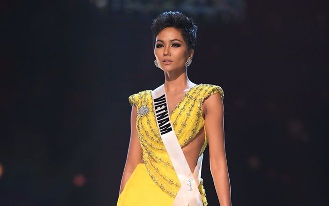 Miss Universe 2018: Ngoài H’Hen Niê với cú xoay váy ‘thần sầu’ thì một đại diện khác cũng có màn tung váy nhưng…