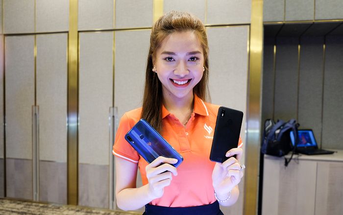 Trên tay Joy 1+ và Joy 1, hai chiếc smartphone 'ngon, bổ, rẻ' của VSmart