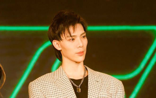 Bị nói 'quá giống Sơn Tùng M-TP', Erik đã trả lời ra sao…?