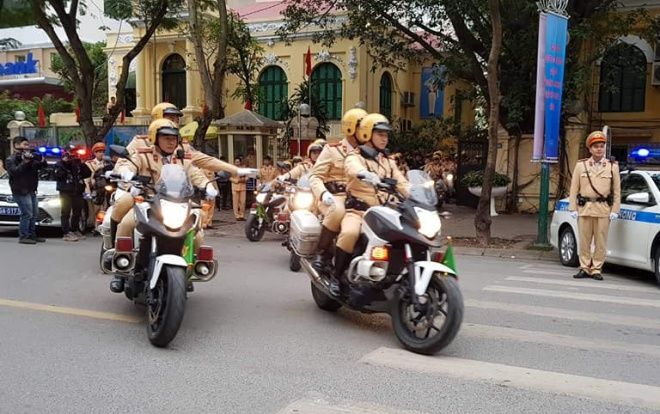 CSGT Hà Nội tung hơn 1000 cán bộ, chiến sĩ đảm bảo giao thông, ngăn đua xe trong đêm chung kết Việt Nam - Malaysia