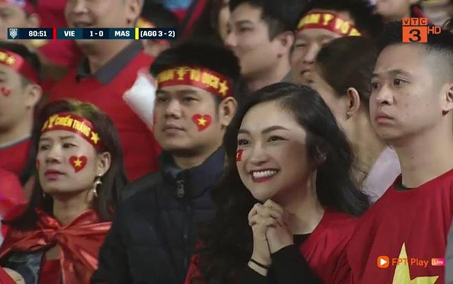 'Biệt tài' của nhà đài Việt tại AFF Cup 2018: Quay hình đẳng cấp và săm soi 'hot girl' trên khán đài không ai bằng
