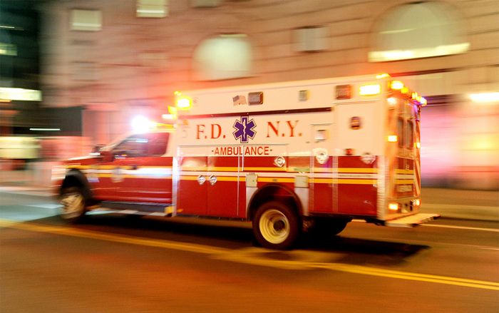 Chuyện thật như đùa: Tài xế xe cứu thương lên cơn đau tim, nạn nhân đi cấp cứu trở thành lái xe bất đắc dĩ