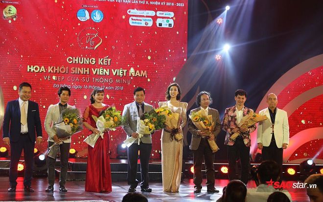 Những hình ảnh đầu tiên về dàn khách mời và thí sinh trong đêm chung kết Hoa khôi sinh viên Việt Nam 2018