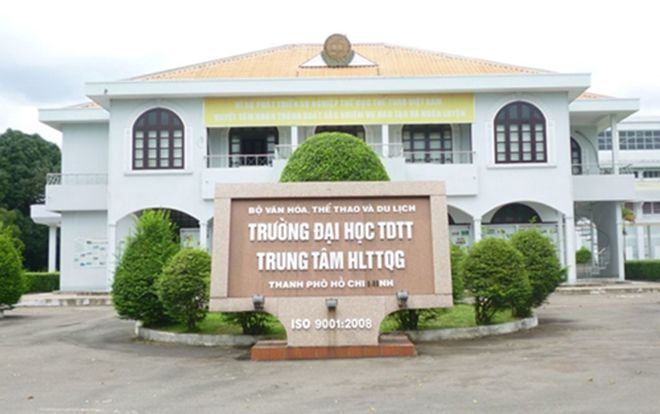Sau khi vô địch AFF Cup, mái nhà thứ hai này của hàng loạt cầu thủ chính là Đại học nổi tiếng nhất Việt Nam