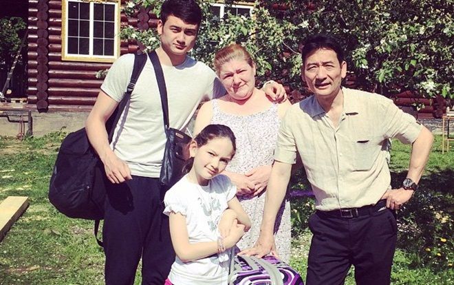 Bên cạnh nhan sắc cực phẩm, gia đình Lâm Tây còn có profile 'khủng' về nghệ thuật