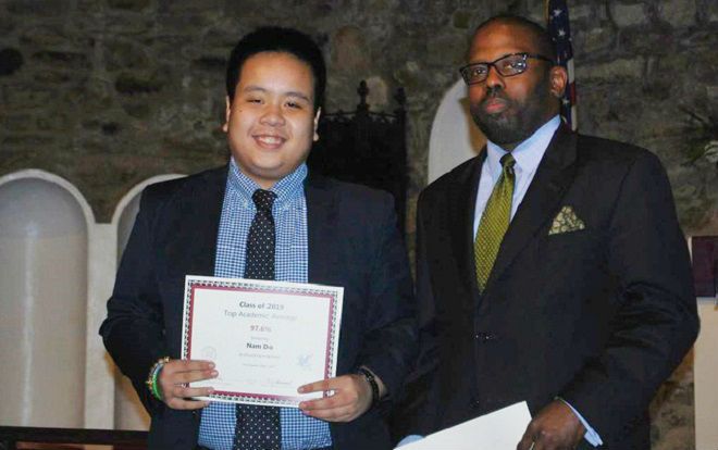 Cậu bé 'thần đồng' Đỗ Nhật Nam vừa được Đại học Pomona tuyển sinh sớm 3 tháng với suất học bổng trị giá 1, 7 tỷ đồng