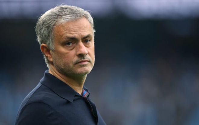Website Manchester United sập sau khi công bố thông tin sa thải ông Mourinho