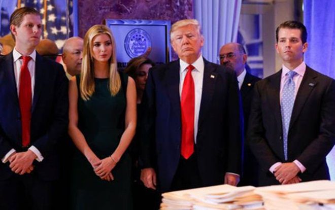 Ông Trump đóng cửa quỹ từ thiện, phân phát 1,75 triệu USD còn lại