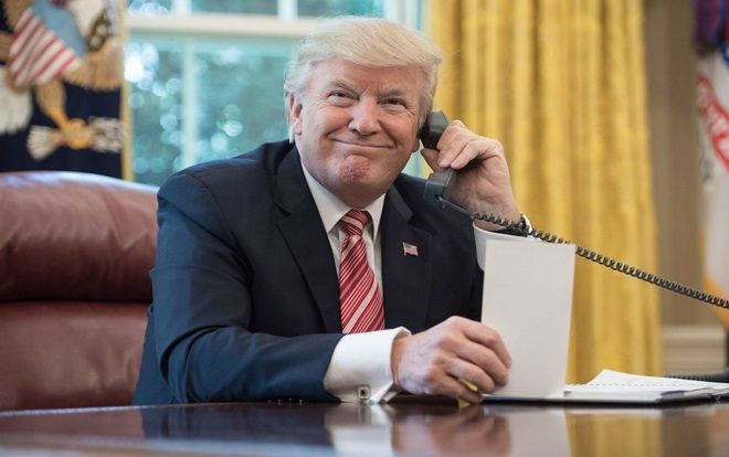 Một ngày của Tổng thống Trump: Chỉ ngủ 3-4 tiếng, không quen ăn sáng