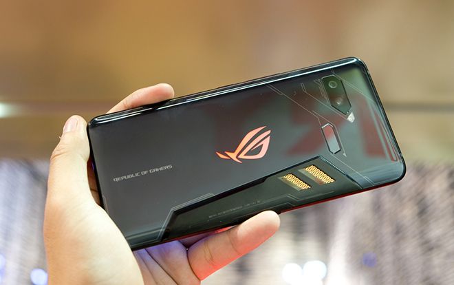 Siêu smartphone hầm hố dành cho game thủ của Asus chính thức lên kệ tại Việt Nam