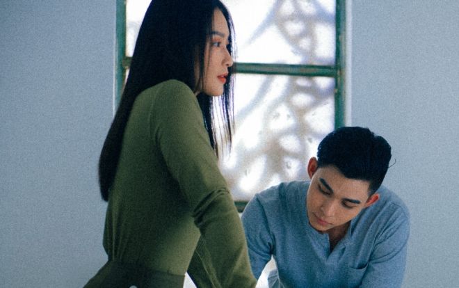 Không phải 'thính' nữa rồi, bộ đôi Jun Phạm và Khả Ngân chính thức tái xuất trong teaser 'Gật đầu'