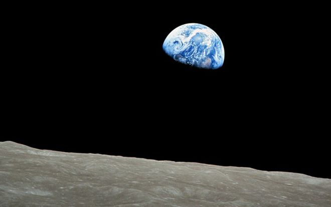 Câu chuyện thú vị đằng sau tấm hình chụp Trái đất nổi tiếng nhất mọi thời đại