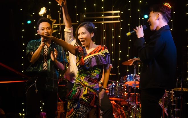 Giáng sinh này cùng tập vũ điệu 'cày bừa' với Thu Minh: Trúc Nhân - Ali Hoàng Dương đã thử, còn bạn?