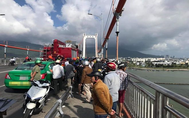 Tài xế taxi điện thoại cho gia đình rồi nhảy cầu Thuận Phước tự tử