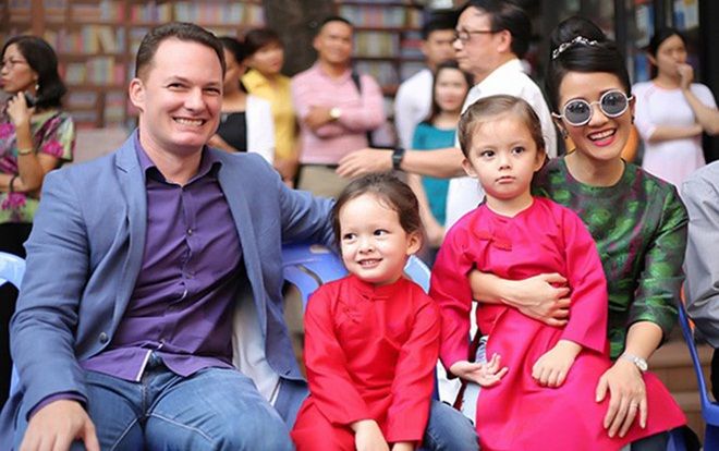 Hồng Nhung đau khổ sụp đổ khi thấy chồng cũ đăng ảnh bạn gái mới