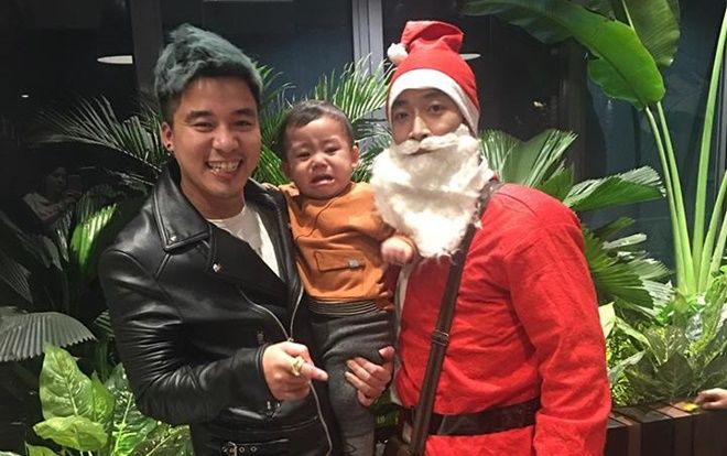 Dở khóc dở cười khi trẻ nhìn thấy ông già Noel: Bé khóc nấc không thành tiếng, có bé 'thảm thương' trông đến tội