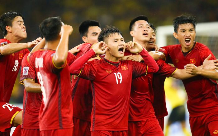 10 người nổi tiếng có ảnh hưởng nhất MXH Việt Nam: Công Phượng, Quang Hải còn hút fan hơn cả Mỹ Tâm, Sơn Tùng!