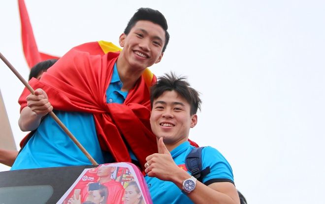 Top 10 cầu thủ đẹp trai nhất Việt Nam: Gọi tên Mạc Hồng Quân!