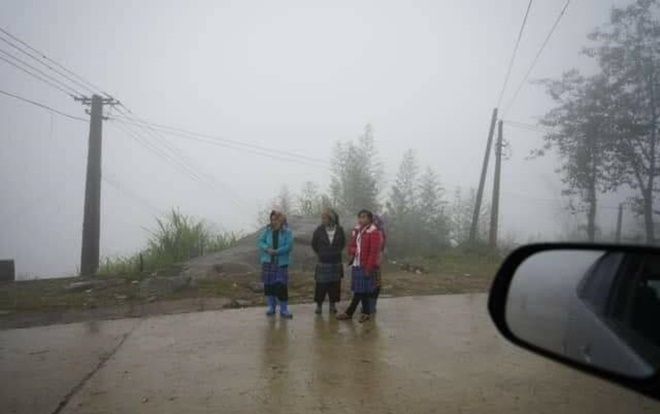 Nhiệt độ Sapa giảm sâu chỉ còn 4 độ C, bắt đầu xuất hiện mưa tuyết và băng giá