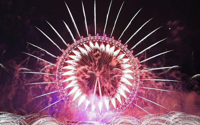 Cùng ngắm lại 'bữa đại tiệc' pháo hoa lung linh sắc màu trên khắp thế giới