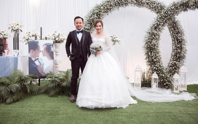 Hari Won không quên chúc mừng tình cũ Tiến Đạt: Hạnh phúc mãi nha anh