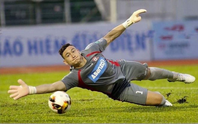 Văn Lâm đi Thái, ai còn nhớ Bùi Tiến Dũng