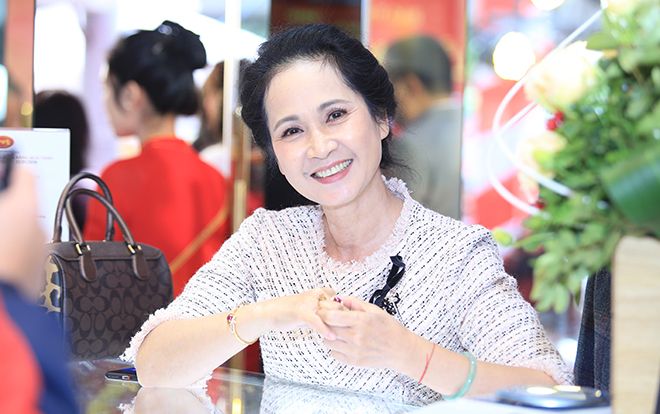 Mẹ chồng quái chiêu nhất vịnh Bắc bộ hóa ra lại cực kì chiều con dâu