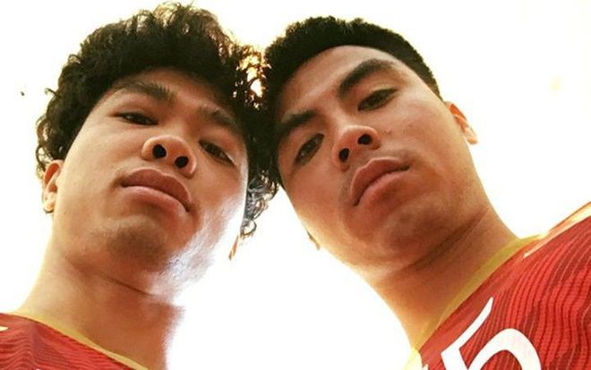 Đem mũi ra để đo vẻ đẹp trai với hoàng tử Đức Huy, Công Phượng chưa bao giờ 'mặn' hơn thế khiến triệu fan cười ngất