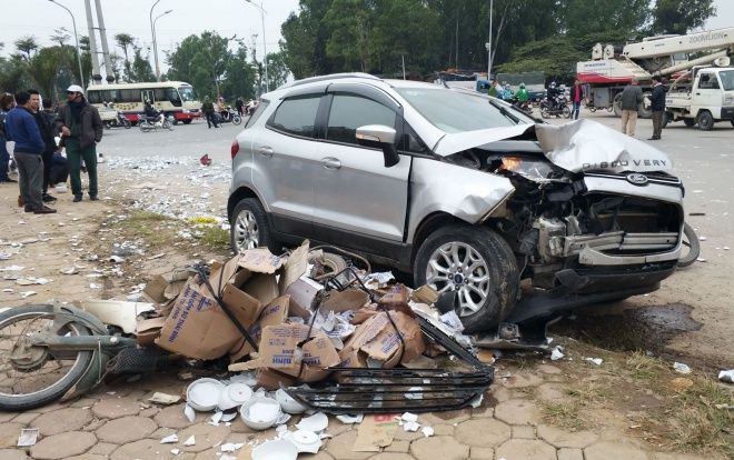 Thanh niên lái ô tô Ford gây tai nạn kinh hoàng khiến 2 vợ chồng tử vong thương tâm đã ra công an trình diện