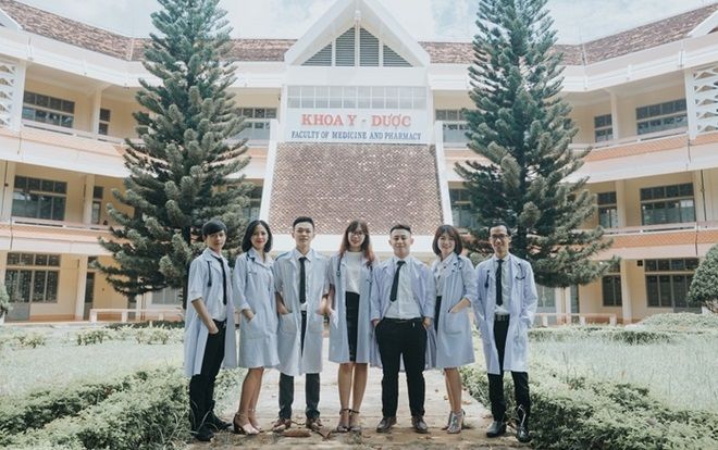 Tin cực HOT - Phải học giỏi suốt 12 năm mới được xét tuyển vào ngành Y