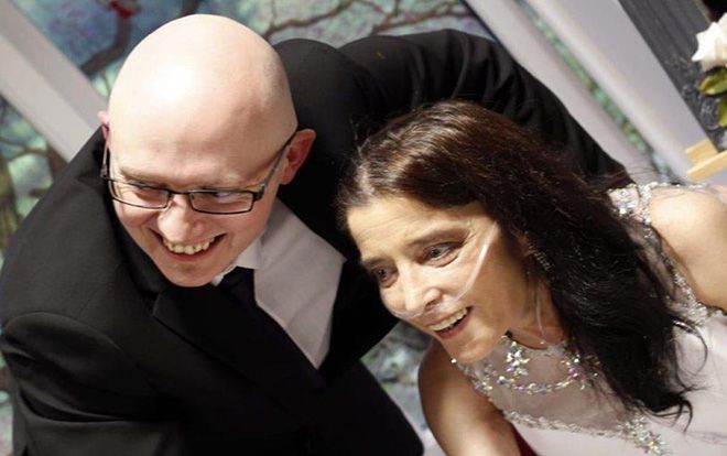 Người phụ nữ cầu hôn bạn trai liên tục suốt 14 năm và cái kết