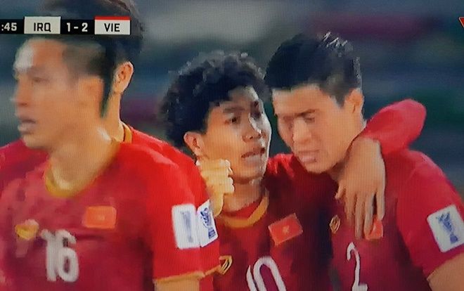 Vừa ghi bàn, Công Phượng chạy đến ôm Duy Mạnh để chia vui và an ủi: Khoảnh khắc khiến triệu fan cảm động