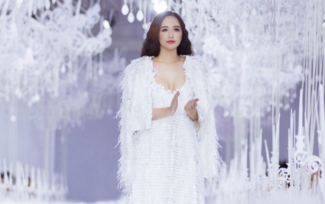 Hé lộ cái tên ảnh hưởng đến sự trở lại của Mai Phương Thúy, 2 ngày tập luyện cho 4 năm bỏ catwalk