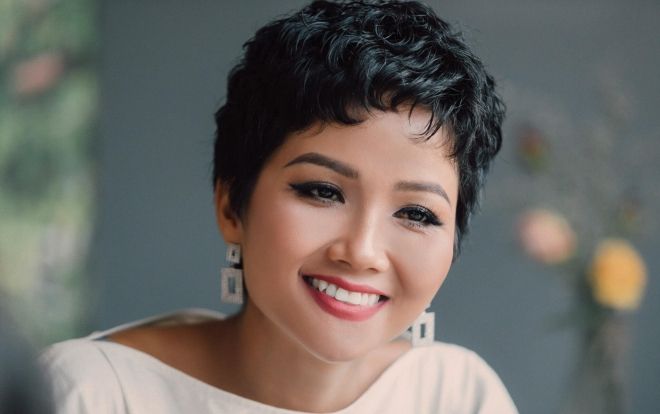 Khoe loạt ảnh 'tóc xoăn, má phính', phải chăng tình yêu khiến H'Hen Niê ngày một xinh đẹp rạng ngời?