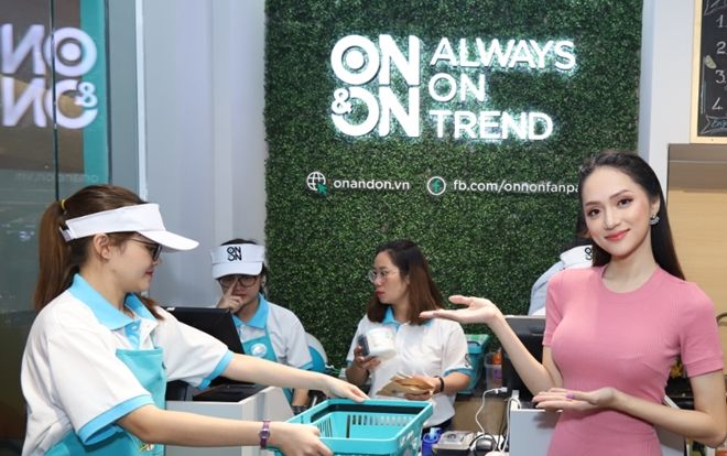 Hoa hậu Hương Giang check-in tại On&On, 'mách' fan chốn mua sắm mới cực chất