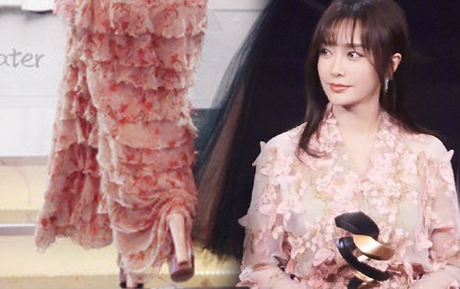 Dân mạng phỏng đoán chiều cao gót giày của Tần Lam trong đêm hội Weibo 2018 lên đến 25cm?