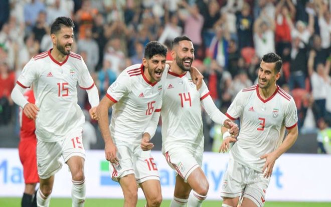 ĐT Việt Nam - Iran: Đối thủ kỳ lạ, không được đi giày Nike