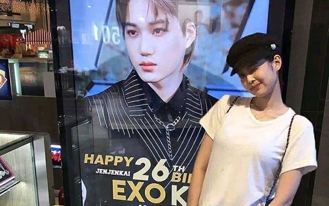 Xôn xao khoảnh khắc Jennie chẳng ngại chụp mừng sinh nhật Kai, nhưng sự thật là…