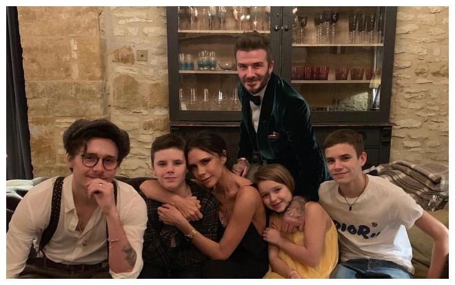 Không còn mặt búng ra sữa, cậu con trai thứ 3 của Beckham nay đã lớn và điển trai thế này