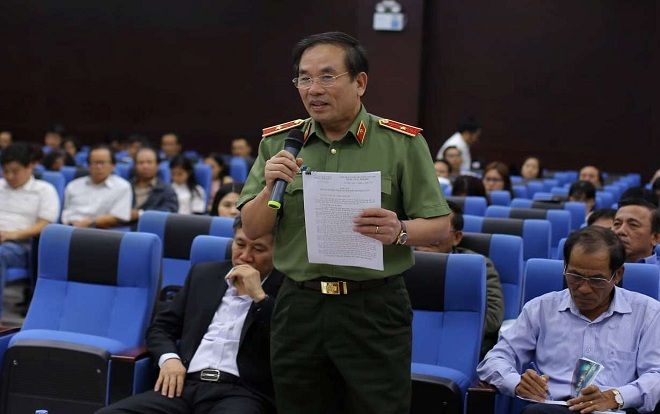 Bắt nghi phạm 20 tuổi dùng súng cướp cửa hàng Viettel trong 27 giây ở Đà Nẵng