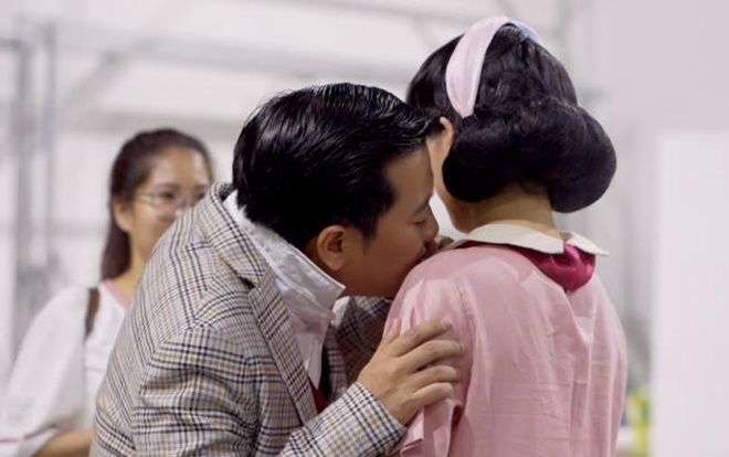 Chiều vợ như Trường Giang: Sẵn sàng ‘nâng khăn sửa áo’ cho Nhã Phương bất kể chỗ nào