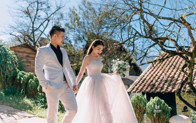 Ngắm bộ ảnh cưới đẹp như mơ của cô dâu ‘vàng đeo trĩu cổ’ bên chú rể phong độ